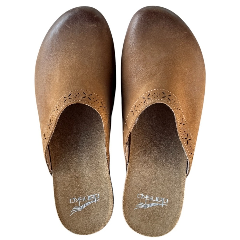 Dansko Womens Robbie Burnished
Nubuck Slip On Clogs